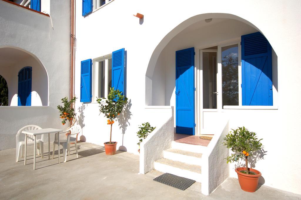 Casa Balena Bianca Apartamento Lacona Exterior foto