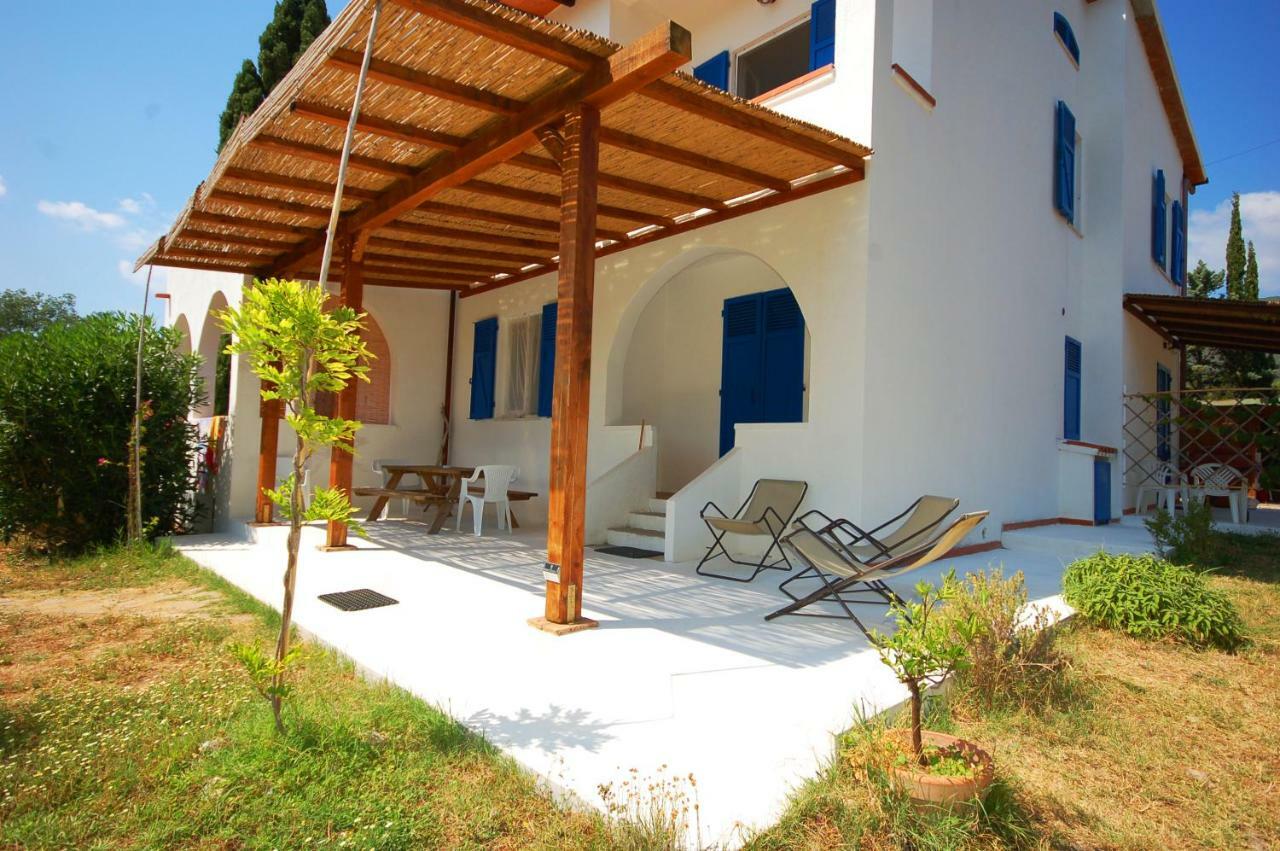 Casa Balena Bianca Apartamento Lacona Exterior foto